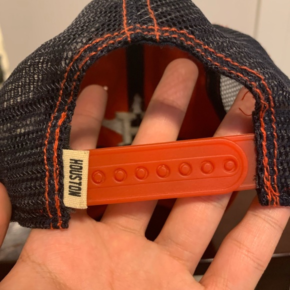 Houston Astro’s MLB Hat - Picture 5 of 10